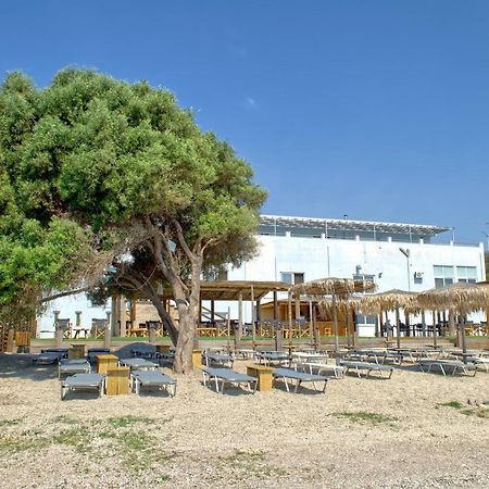 Epipleon Luxury Suites: Spacious Sea-View Suite with Expansive Terrace Nafpaktos Exterior photo
