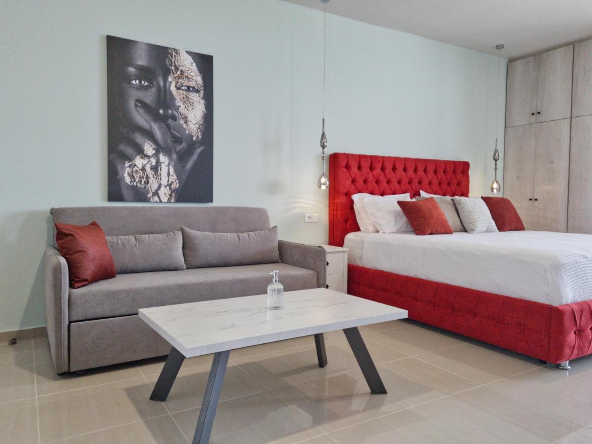 Epipleon Luxury Suites: Spacious Sea-View Suite with Expansive Terrace Nafpaktos Exterior photo