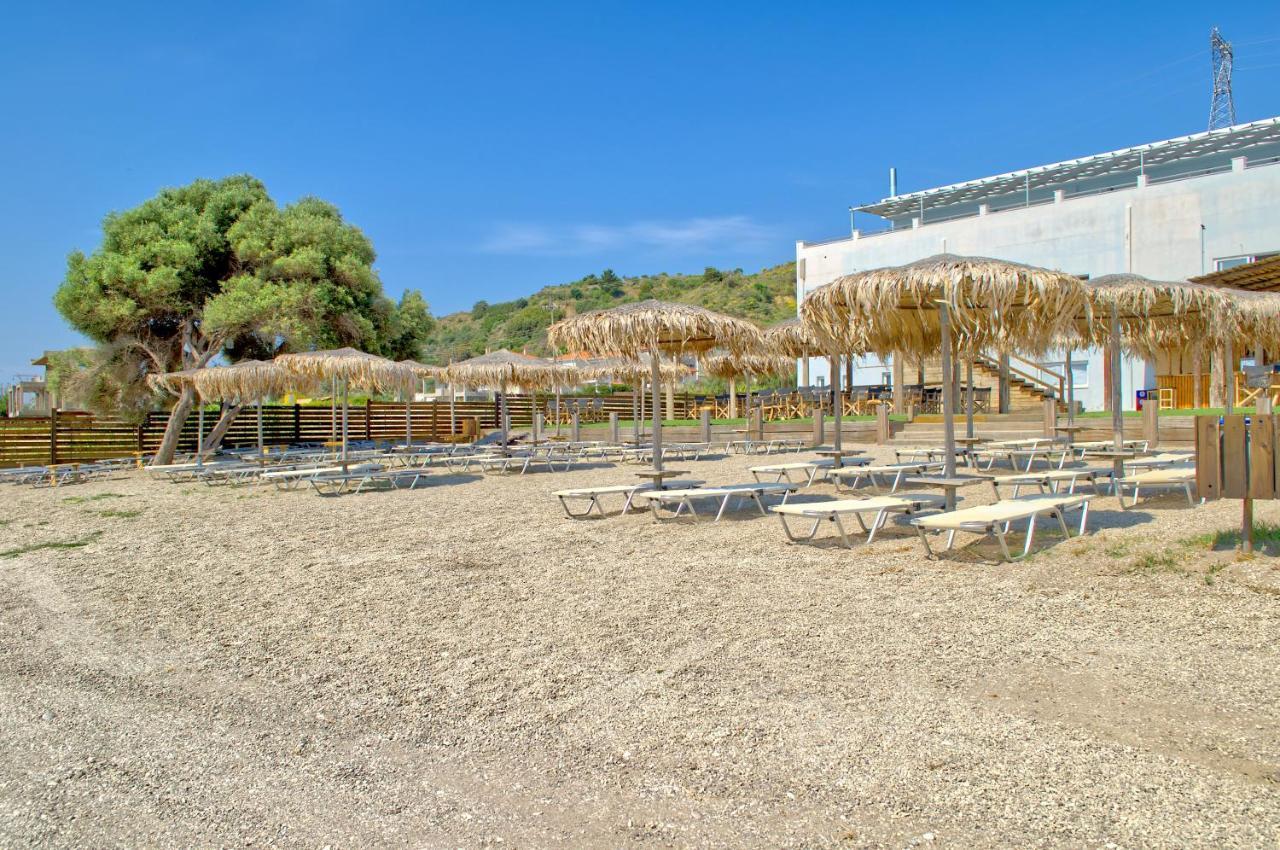 Epipleon Luxury Suites: Spacious Sea-View Suite with Expansive Terrace Nafpaktos Exterior photo